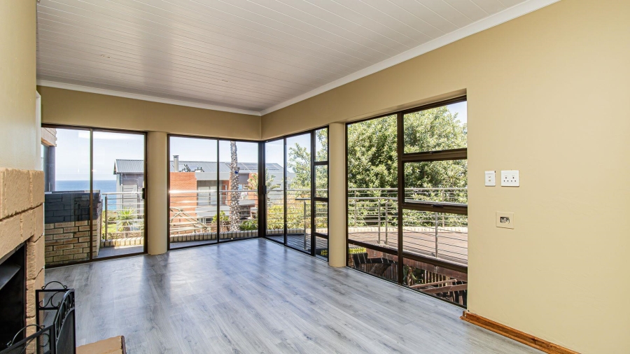 5 Bedroom Property for Sale in Hersham Western Cape